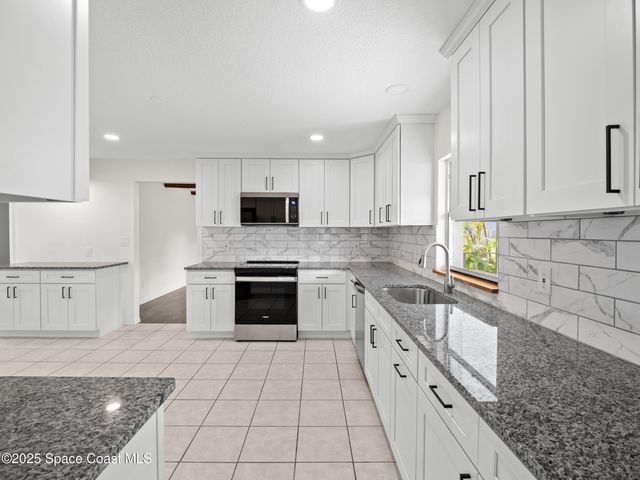 5215 Pina Vista Drive, Melbourne, FL 32934