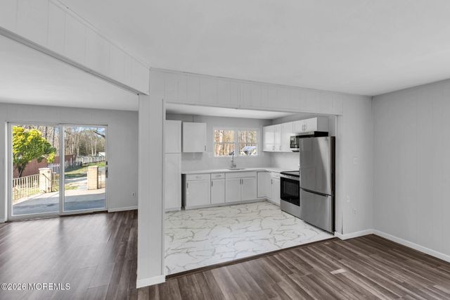 73 Maxim Road, Howell, NJ 07731