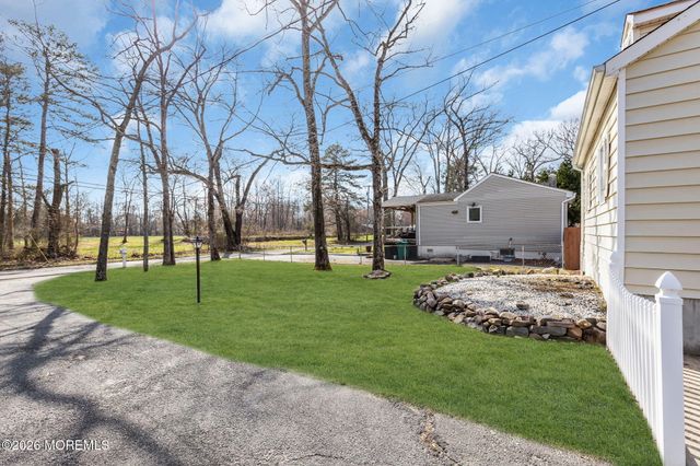 73 Maxim Road, Howell, NJ 07731