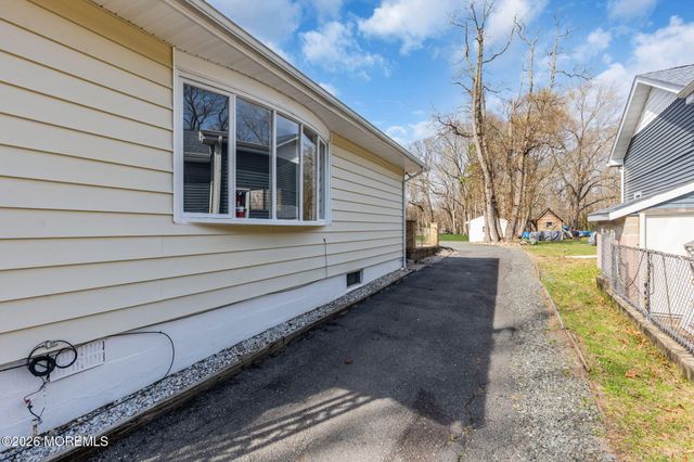 73 Maxim Road, Howell, NJ 07731