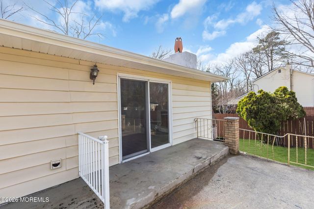 73 Maxim Road, Howell, NJ 07731