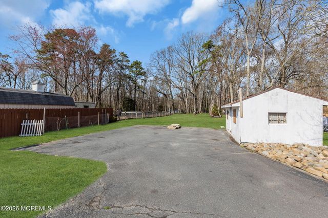 73 Maxim Road, Howell, NJ 07731