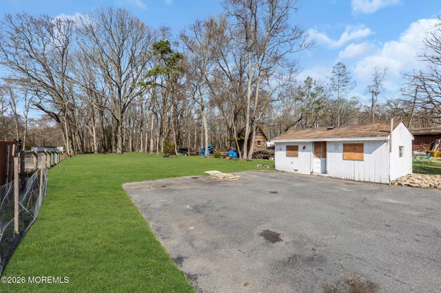 73 Maxim Road, Howell, NJ 07731