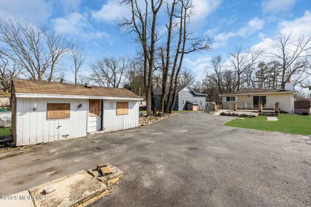 73 Maxim Road, Howell, NJ 07731