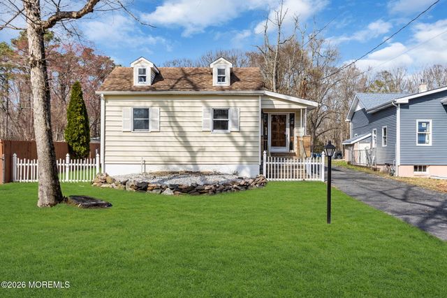73 Maxim Road, Howell, NJ 07731