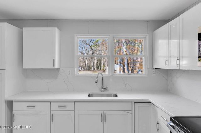 73 Maxim Road, Howell, NJ 07731