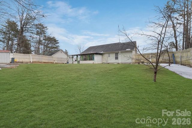 1914 Sloan Drive, Charlotte, NC 28208