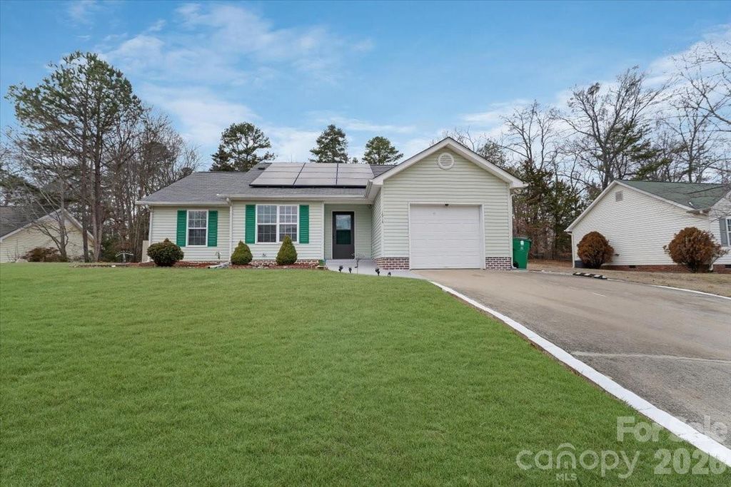 1914 Sloan Drive, Charlotte, NC 28208