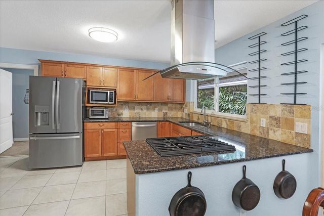 1915 NW 16TH AVENUE, Gainesville, FL 32605