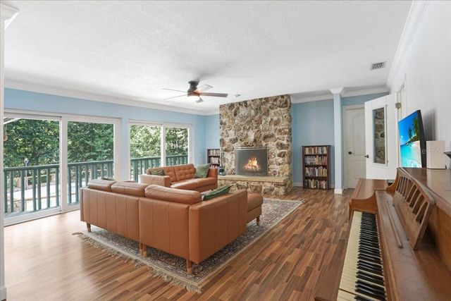 1915 NW 16TH AVENUE, Gainesville, FL 32605