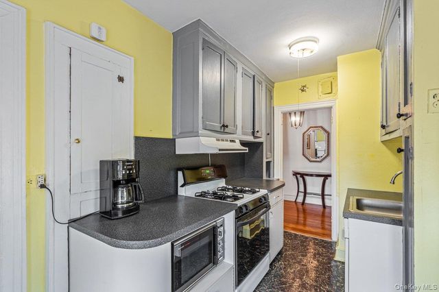 150 Burns Street 6H, Forest Hills, NY 11375