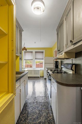 150 Burns Street 6H, Forest Hills, NY 11375