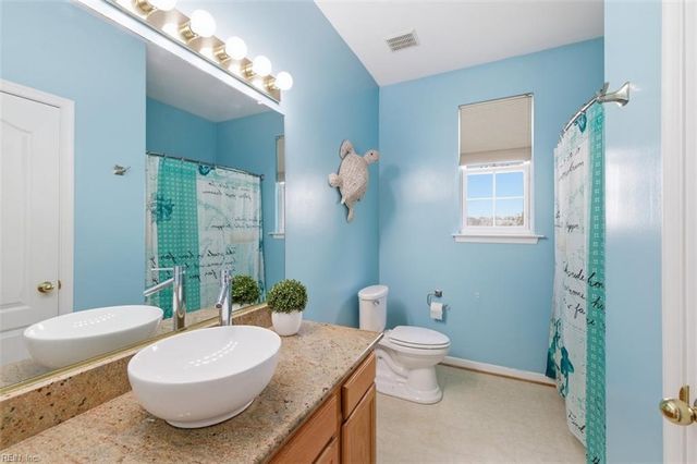 204 Joshua CIR, Smithfield, VA 23430