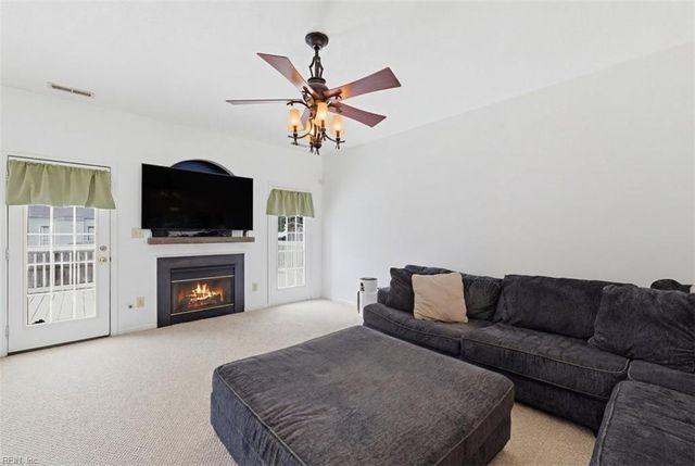 204 Joshua CIR, Smithfield, VA 23430