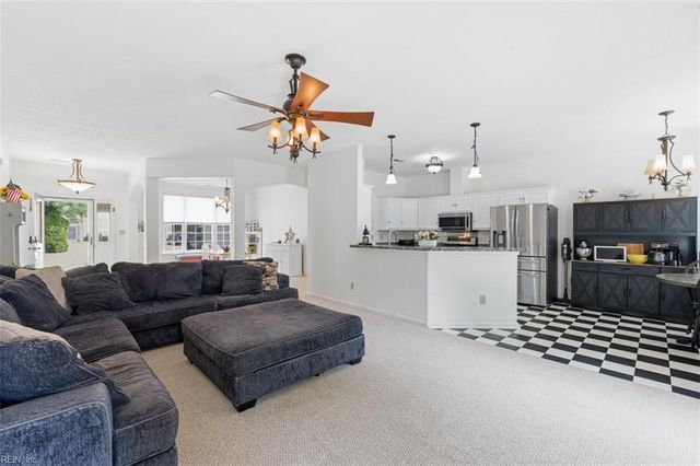 204 Joshua CIR, Smithfield, VA 23430