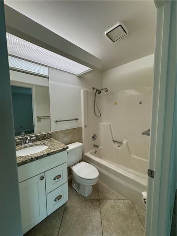 4 Vista Gardens Trail 103, Vero Beach, FL 32962