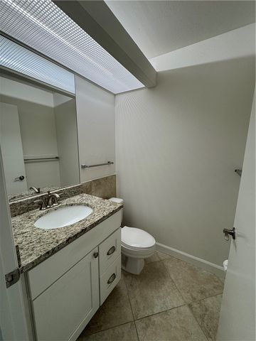 4 Vista Gardens Trail 103, Vero Beach, FL 32962