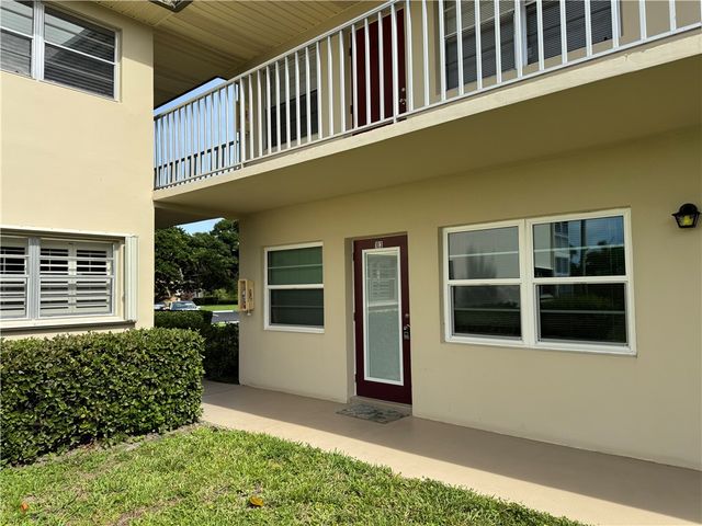 4 Vista Gardens Trail 103, Vero Beach, FL 32962
