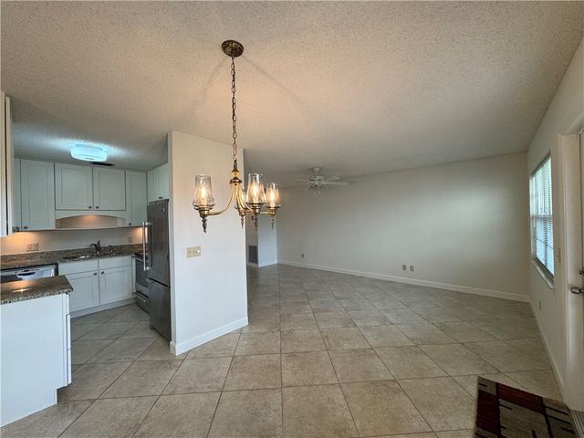 4 Vista Gardens Trail 103, Vero Beach, FL 32962