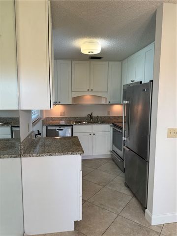 4 Vista Gardens Trail 103, Vero Beach, FL 32962