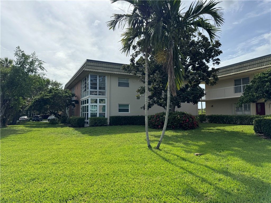 4 Vista Gardens Trail 103, Vero Beach, FL 32962