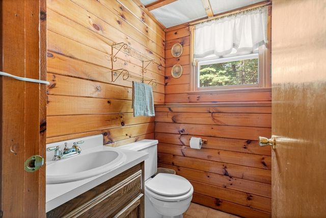 49 Forest St, Carver, MA 02330