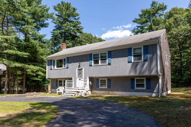 49 Forest St, Carver, MA 02330