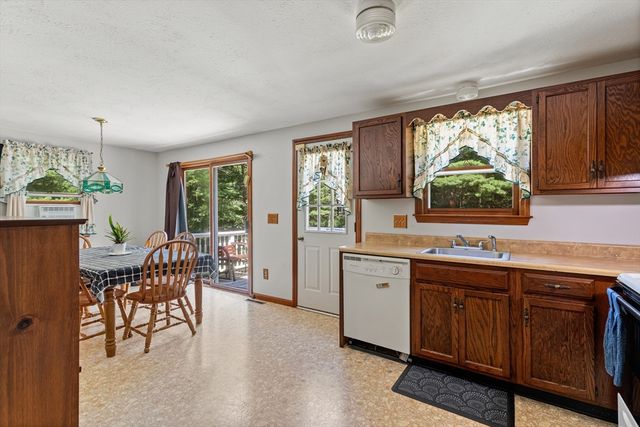 49 Forest St, Carver, MA 02330