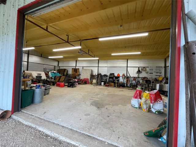 1161 Lynn Creek Road, Jacksboro, TX 76458