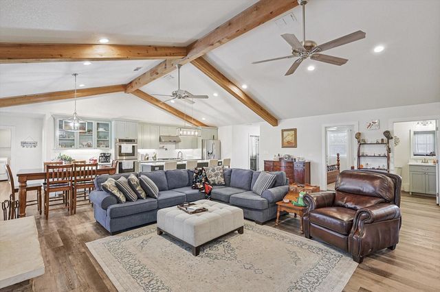 1161 Lynn Creek Road, Jacksboro, TX 76458