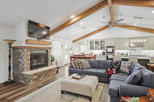 1161 Lynn Creek Road, Jacksboro, TX 76458