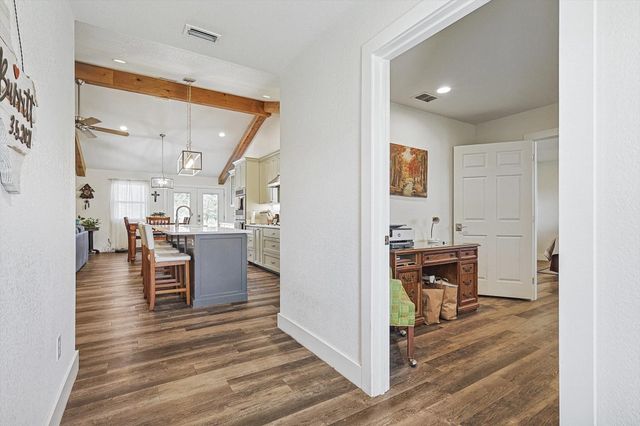 1161 Lynn Creek Road, Jacksboro, TX 76458