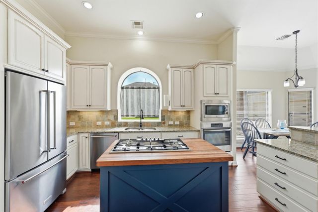 4810 Magnolia Bend Drive, Rosharon, TX 77583