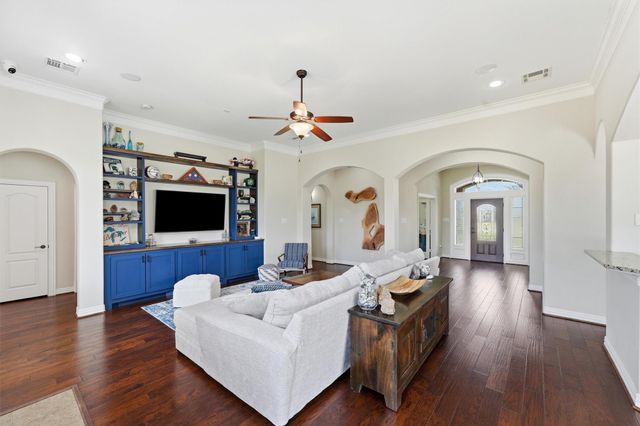 4810 Magnolia Bend Drive, Rosharon, TX 77583