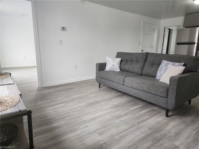 708 1st Rainbow Street, Lexington, NC 27295