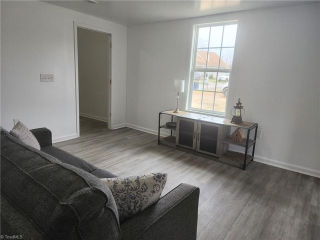 708 1st Rainbow Street, Lexington, NC 27295