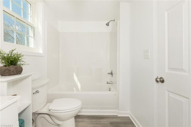 708 1st Rainbow Street, Lexington, NC 27295