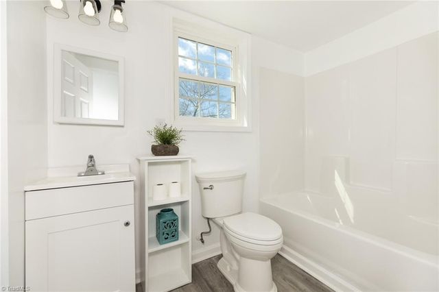 708 1st Rainbow Street, Lexington, NC 27295