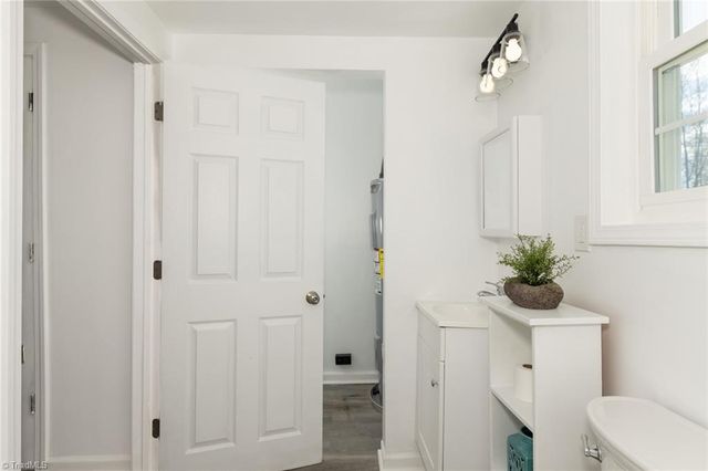 708 1st Rainbow Street, Lexington, NC 27295