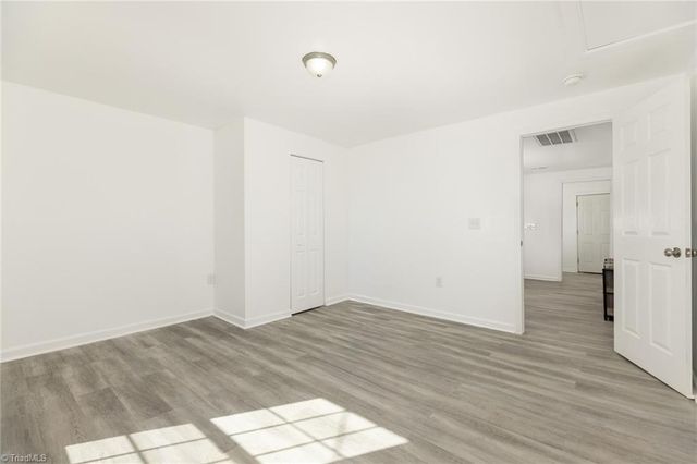 708 1st Rainbow Street, Lexington, NC 27295