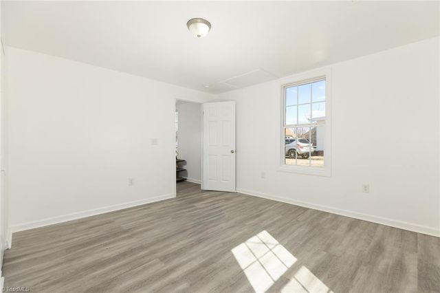 708 1st Rainbow Street, Lexington, NC 27295