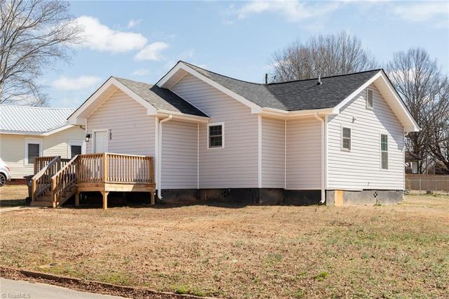 708 1st Rainbow Street, Lexington, NC 27295