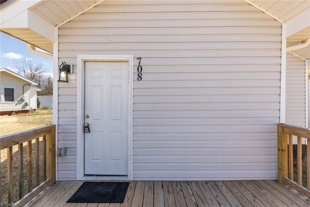 708 1st Rainbow Street, Lexington, NC 27295