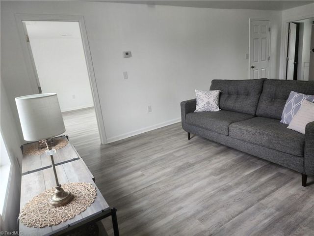 708 1st Rainbow Street, Lexington, NC 27295