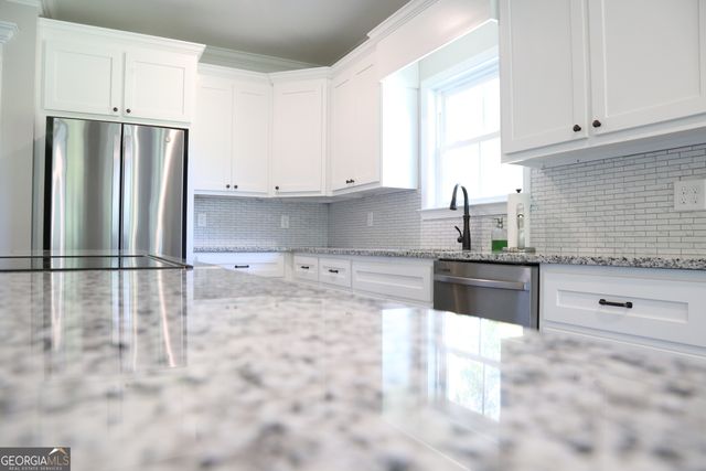 203 Saxton Place, Leesburg, GA 31763
