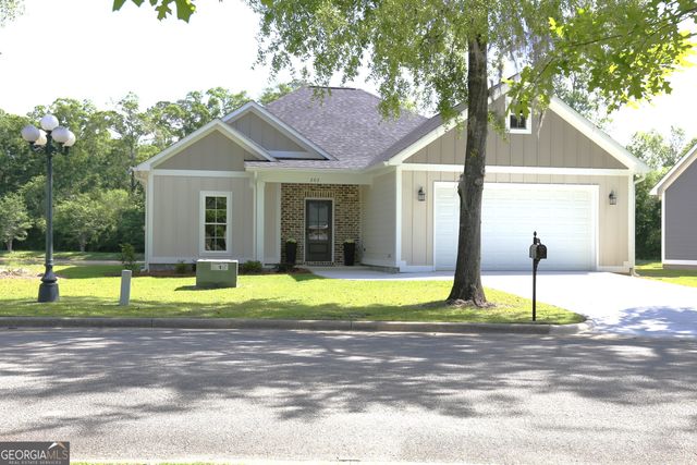 203 Saxton Place, Leesburg, GA 31763