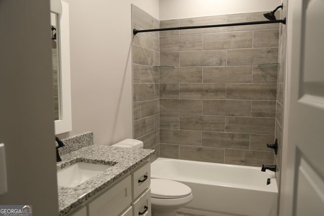 203 Saxton Place, Leesburg, GA 31763