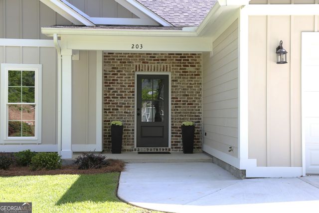 203 Saxton Place, Leesburg, GA 31763
