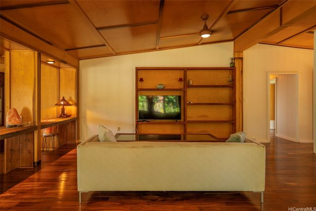 6 Malulu Place, Wahiawa, HI 96786