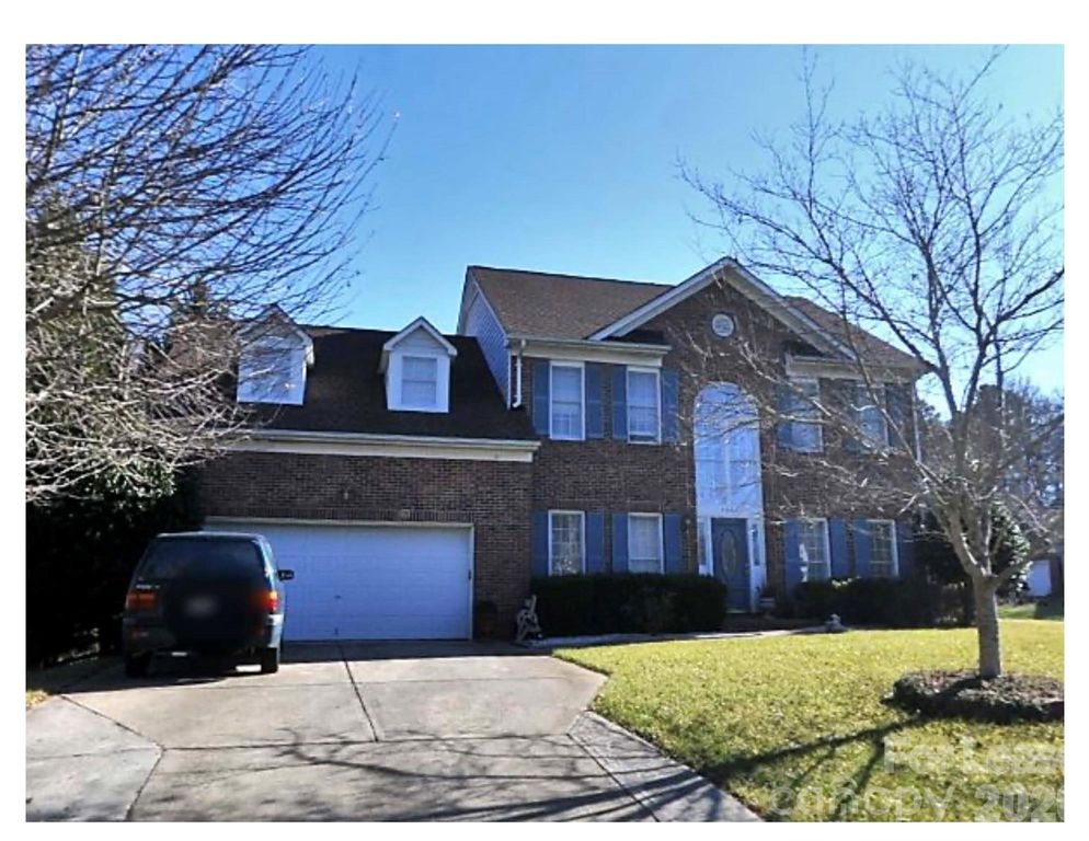 4800 Oak Bend Court, Charlotte, NC 28215